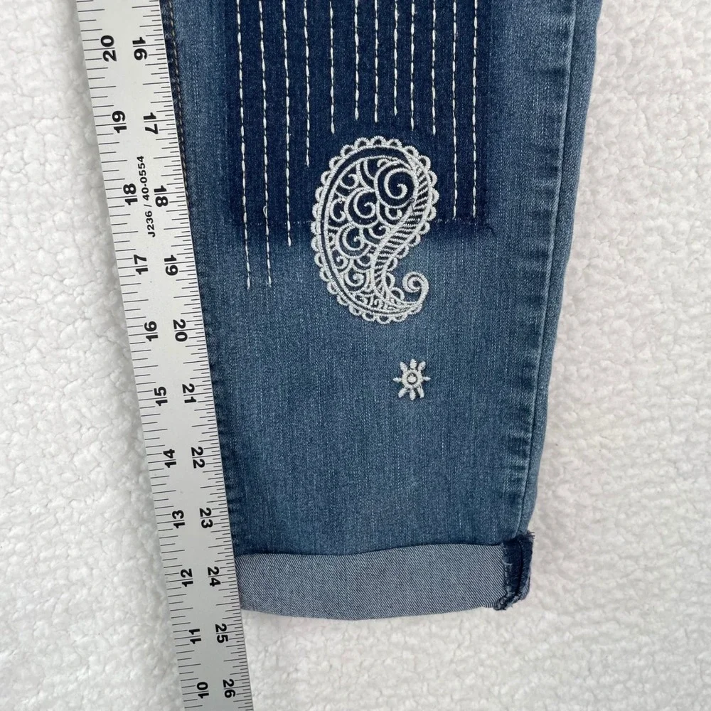Love Indigo Signature Fit Boyfriend Jeans Size 4 Blue Embroidered Patchwork‎